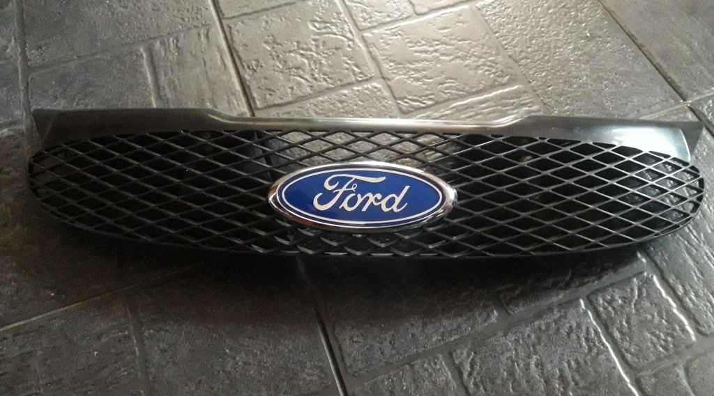Careta Ford Contour 95 96 97 Sin Emblema