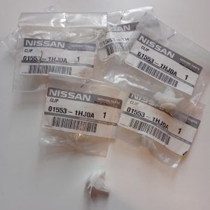 Broche Consola Nissan March Versa Original