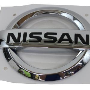 Emblema Nissan 10.5 Cm X 9.1 Cm Adhesivo